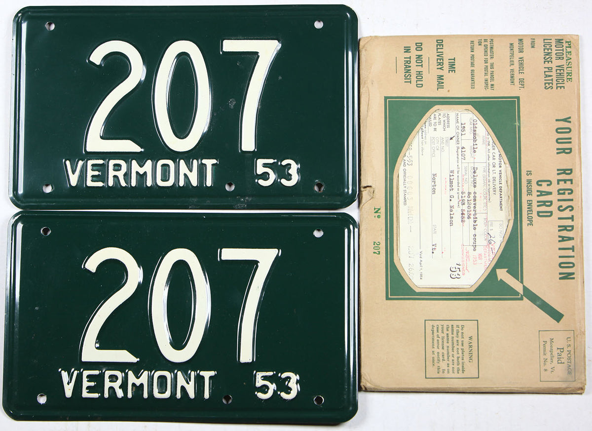 Classic 1953 Vermont car license plates grading excellent minus with original mailing envelope and registration card