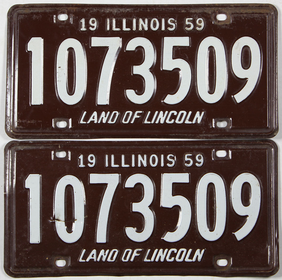 antique pair 1959 Illinois car license plates grading very good minus
