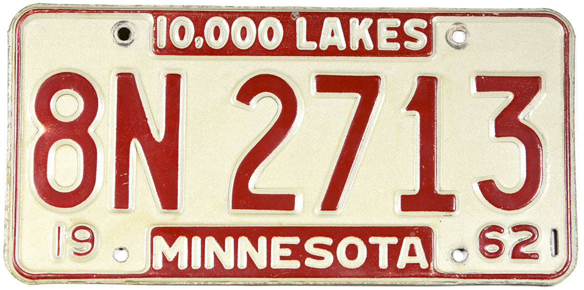 Vintage single 1962 Minnesota car license plate grading very good plus