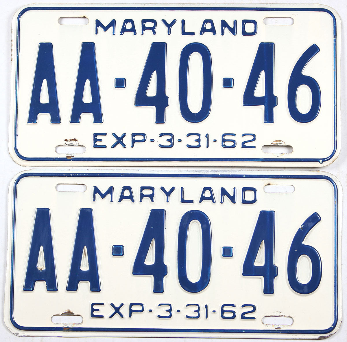 pair classic 1962 Maryland car license plates in very good plus condition