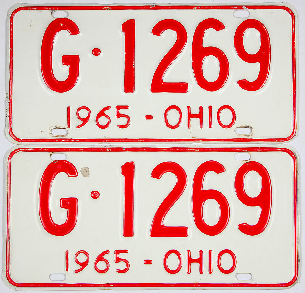 pair of classic 1965 Ohio car license plates grading very good 