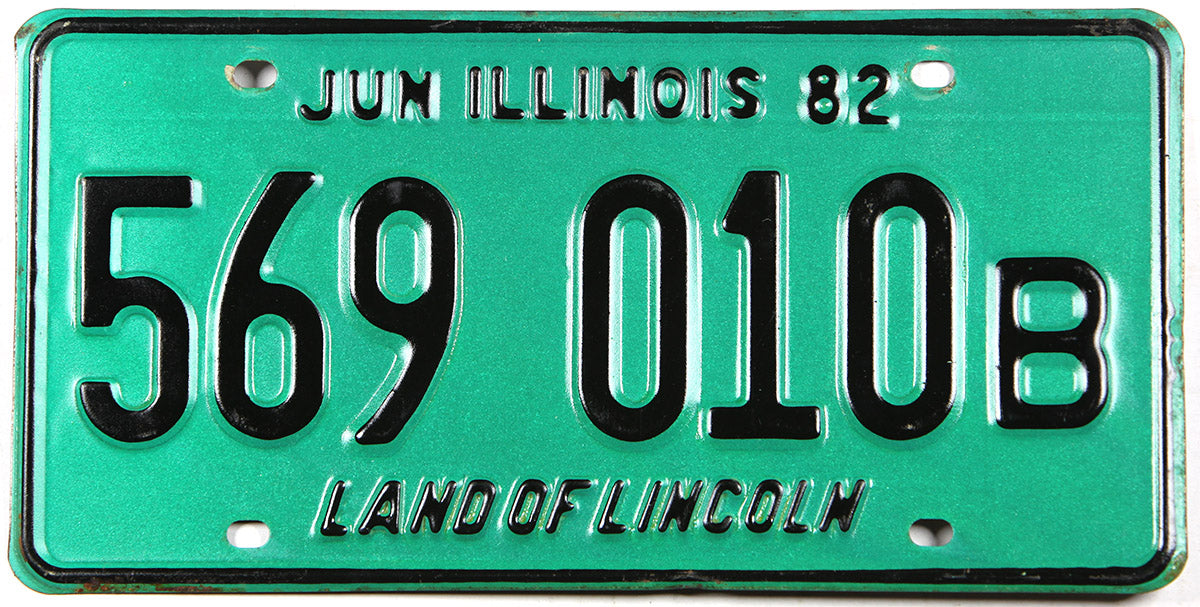 Classic 1982 Illinois truck license plate grading excellent minus