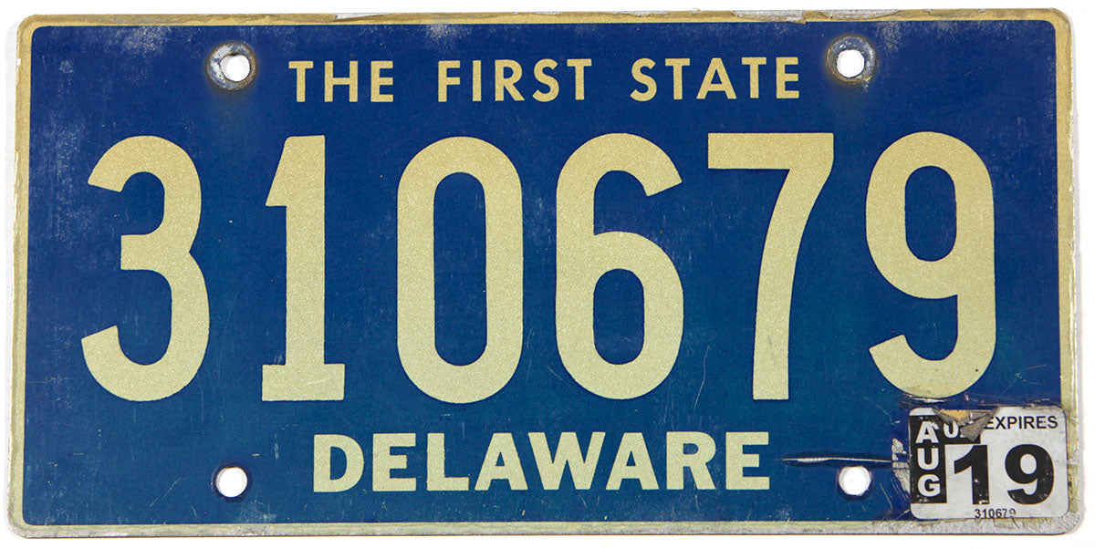 2019 Delaware car license plate grading very good minus