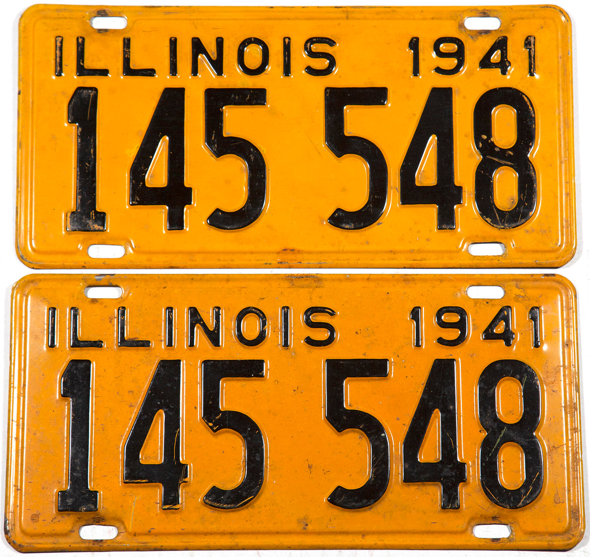 1941 Illinois car license plates in very good condition
