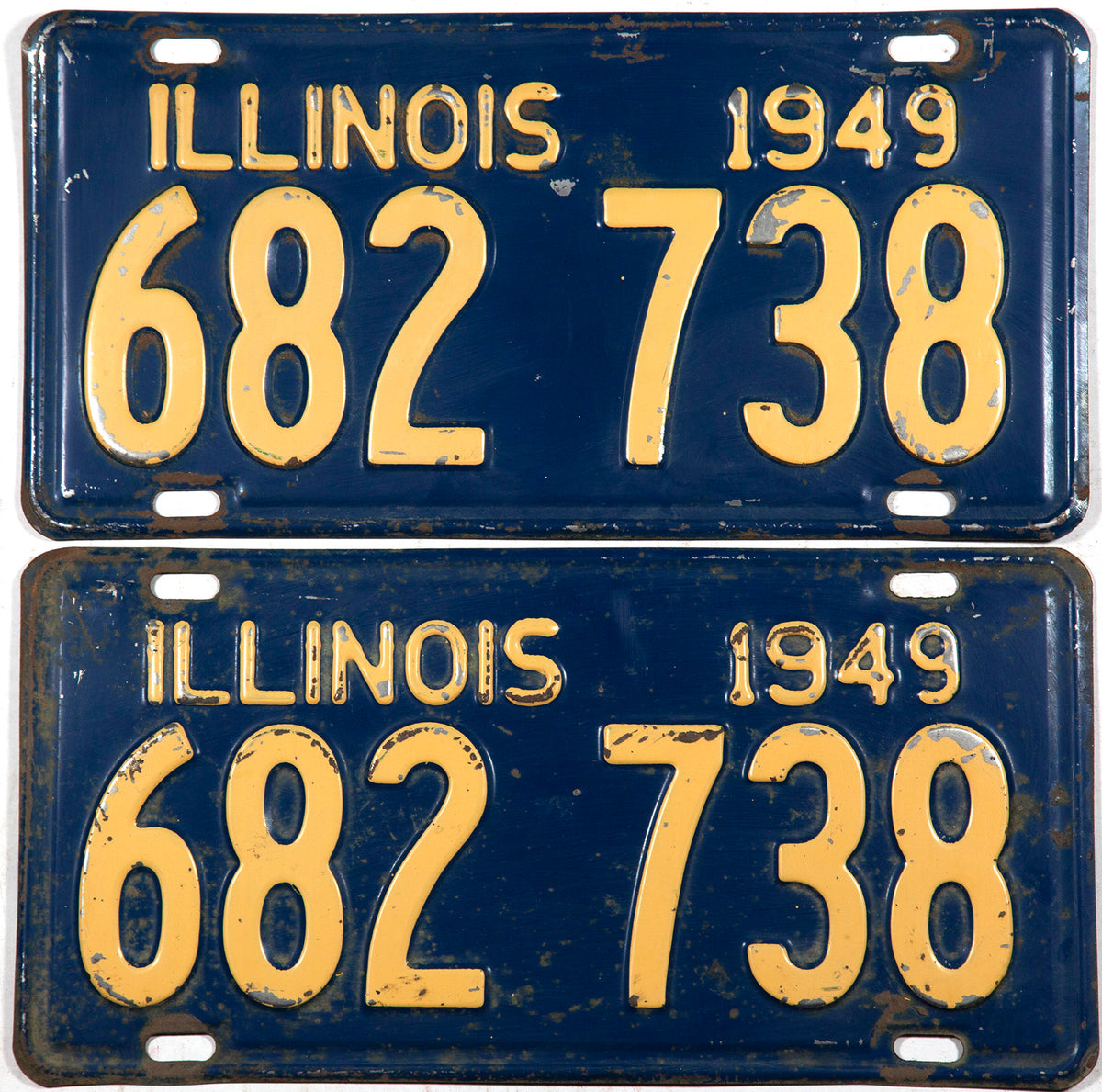 1949 Illinois passenger car license plates in very good minus condition