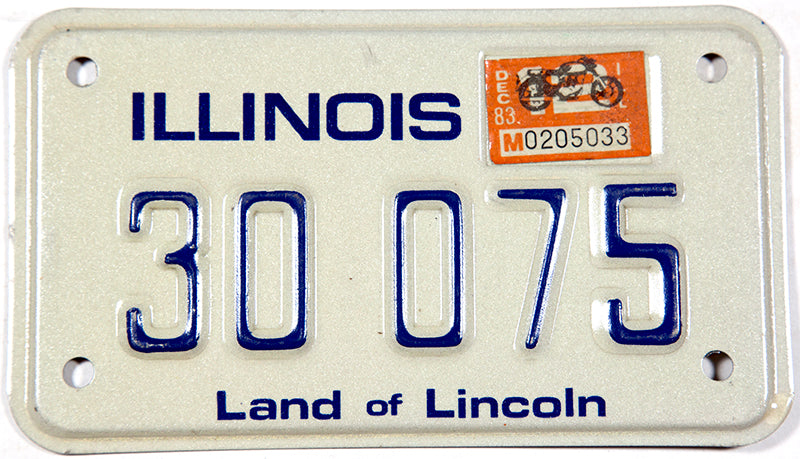 1983 Illinois motorcycle license plate in NOS Excellent condition