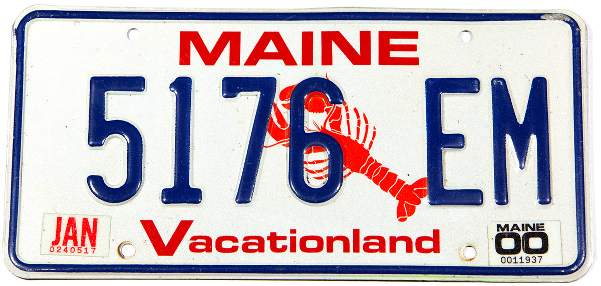 A scenic 2000 Maine Lobster automobile license plate in excellent minus condition